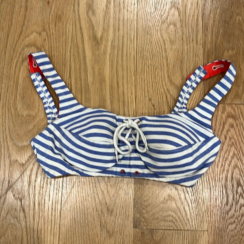 Super cute vintage 1950s/60s bullet bra swim top